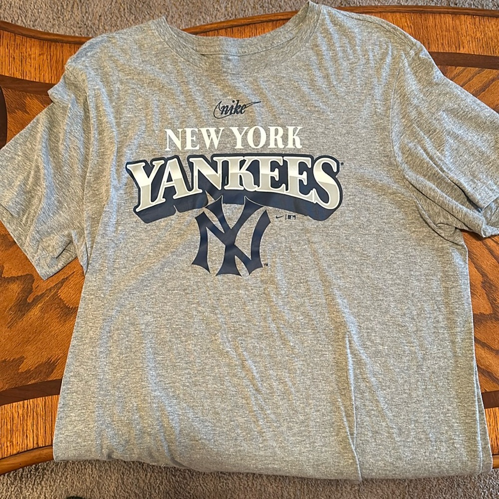 Nike New York Yankees Tee